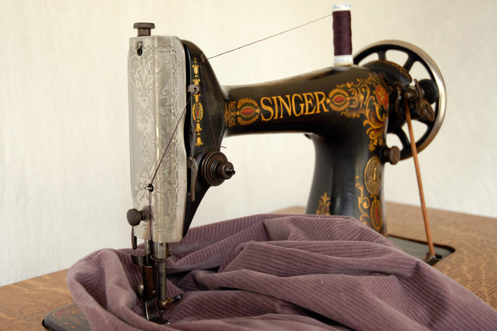 Still Stitching - Vintage Sewing Machines: Diagram - Vintage Sewing Machine  and Treadle